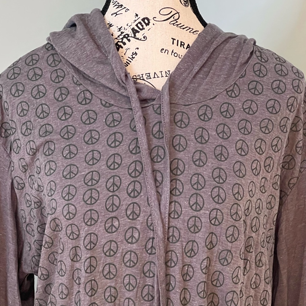 NWT Babu Long Sleeve Hooded Lightweight Yoga Shirt with Peace Symbol | Size L - Picture 7 of 10